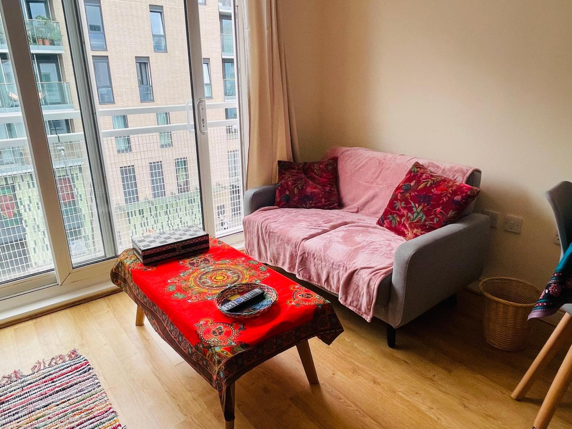 Bright Fun Relaxing Apartment In The Heart Of Epsom Dış mekan fotoğraf