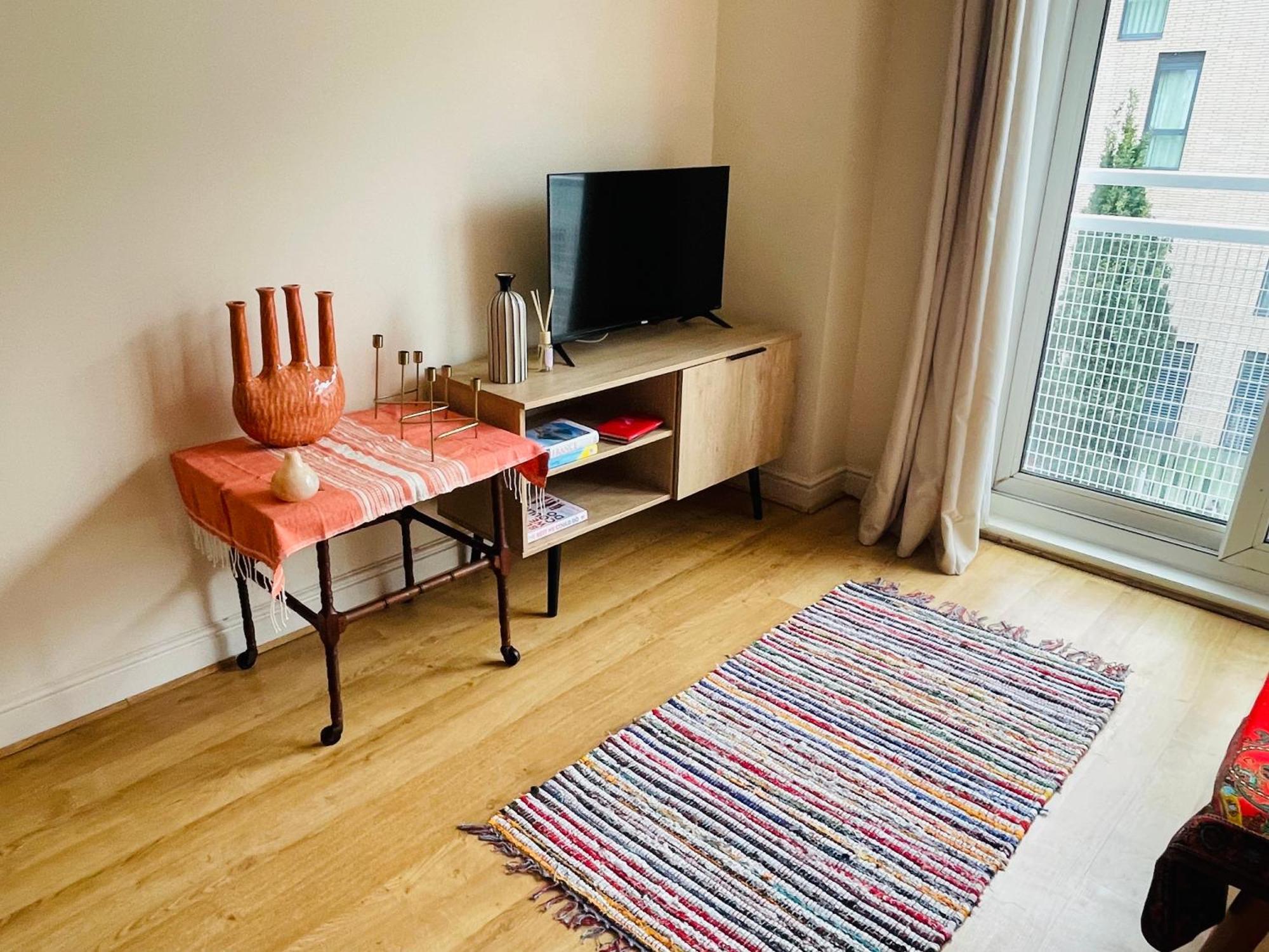 Bright Fun Relaxing Apartment In The Heart Of Epsom Dış mekan fotoğraf