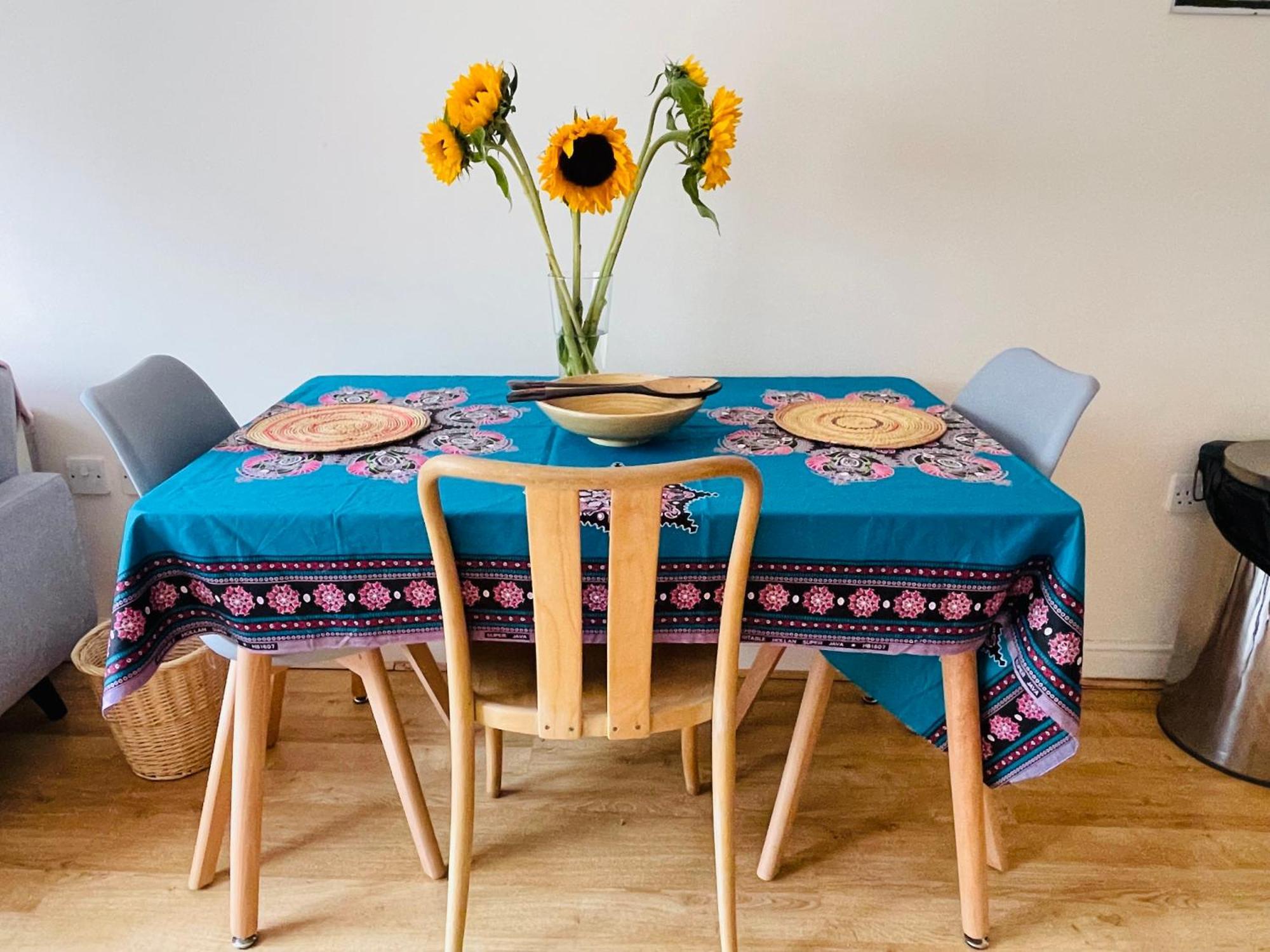 Bright Fun Relaxing Apartment In The Heart Of Epsom Dış mekan fotoğraf