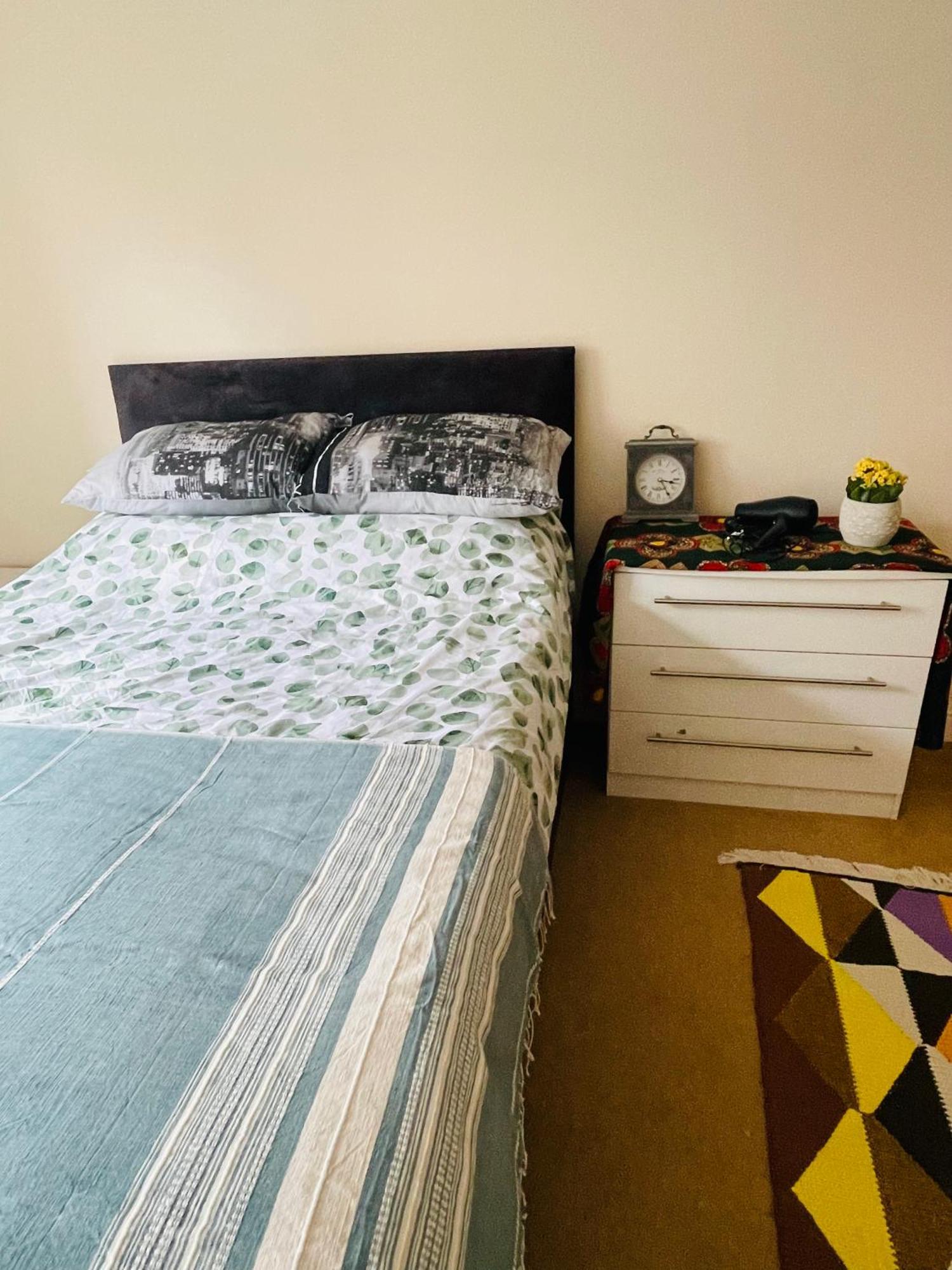 Bright Fun Relaxing Apartment In The Heart Of Epsom Dış mekan fotoğraf